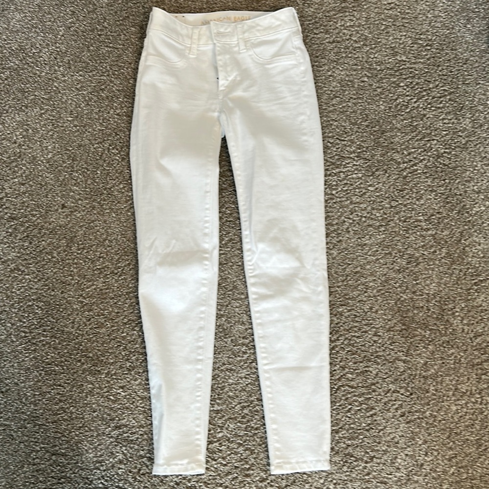 american eagle white jeggings!